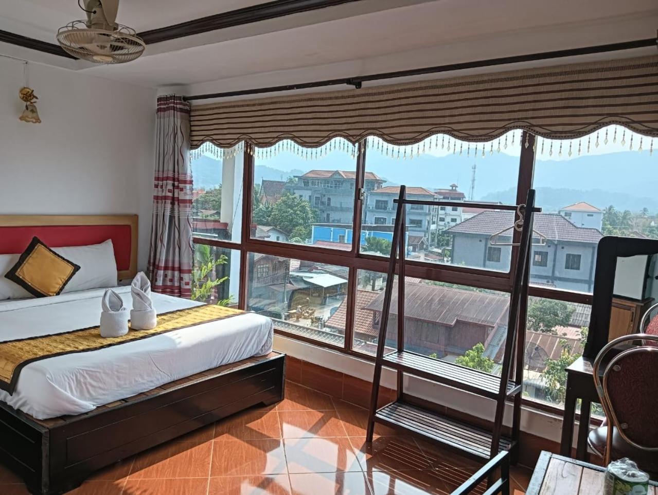 Bountang Riverside Hotel Vang Vieng Exterior photo